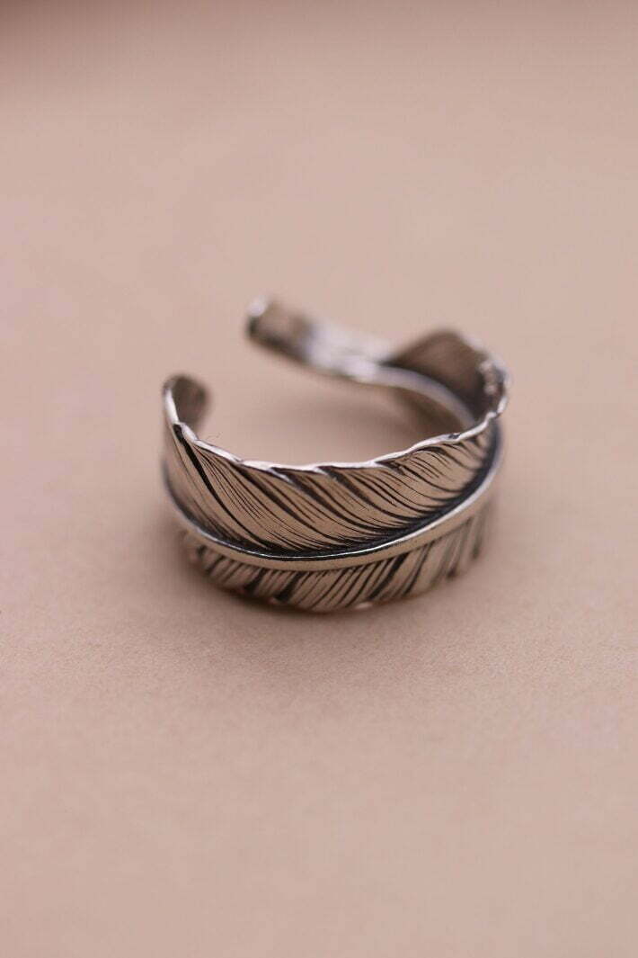 טבעת נוצה יוניסקס עבה מכסף 925.jpg