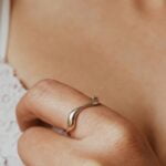 טבעת דקה פתוחה בצורה גלית מכסף אמיתי 925.jpg