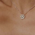 שרשרת כדוריות עדינה בשילוב פרח חמניה מכסף 925.jpg