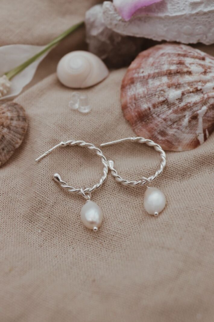 חישוקי חבל ופנינה לבנה מכסף טהור 925.jpg