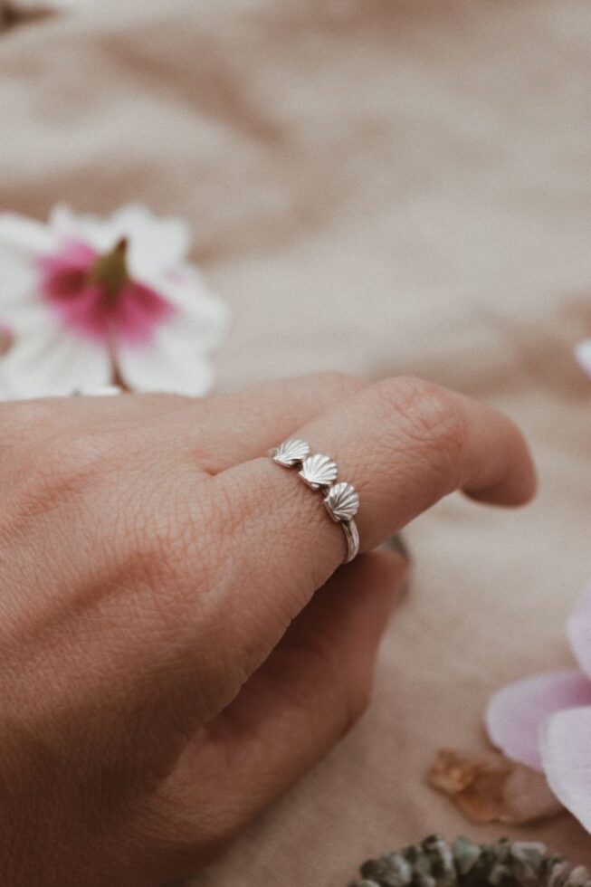 טבעת 3 צדפים קטנים מכסף טהור 925 2.jpg