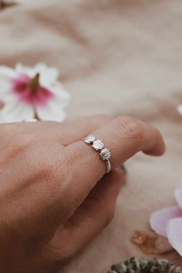 טבעת 3 צדפים קטנים מכסף טהור 925 2.jpg