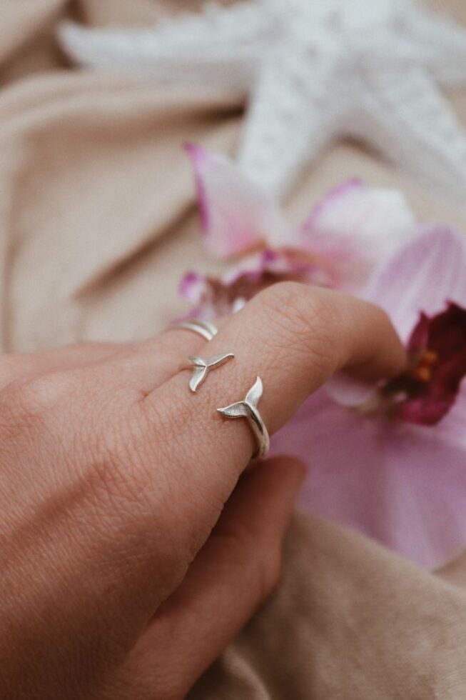 טבעת סנפיר זנב לויתן נפתחת מכסף טהור 925 2.jpg