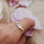 טבעת פלומריה וצדפים עדינה מכסף טהור 925 2.jpg