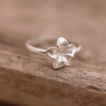 טבעת פרח פלומריה מכסף טהור 925.jpg