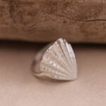 טבעת צדף קונכיה עם נוכחות מכסף טהור 925 סטרלינג סילבר 1.jpg