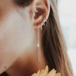 עגיל שרוך עדין ארוך עם פנינה לבנה מכסף טהור 925.jpg