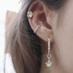 עגילי חישוק חבל עם פרח פלומריה מכסף טהור 925 3.jpg