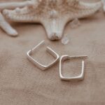 עגילי חישוק מרובעים מכסף טהור 925 2.jpg