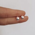 עגילי חישוק קטנטנים עבים צמודים לאוזן מכסף טהור 925 3.jpg