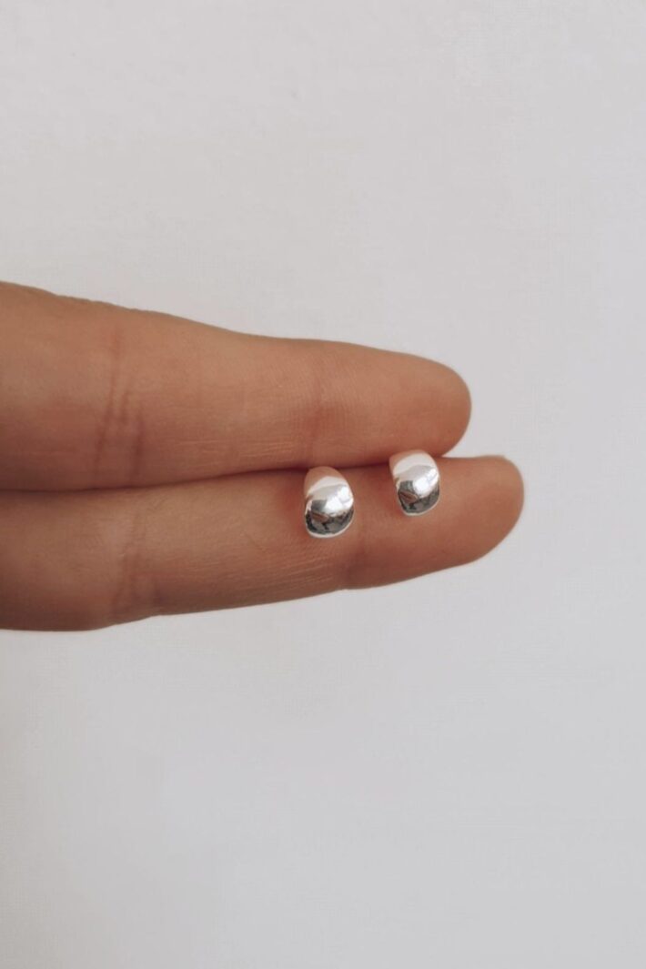 עגילי חישוק קטנטנים עבים צמודים לאוזן מכסף טהור 925 3.jpg