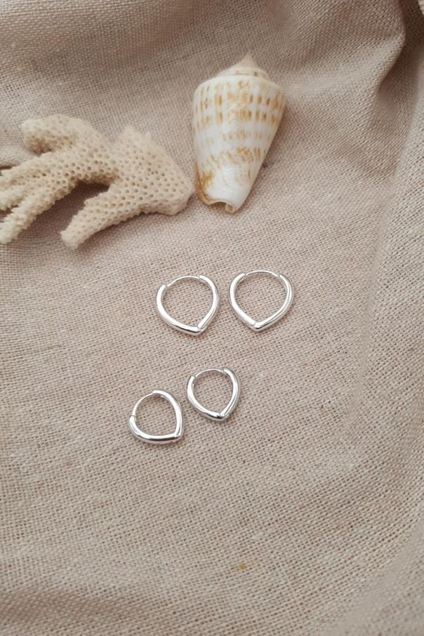 עגילי חישוק קטנים בצורת טיפה מכסף טהור 925 3.jpg