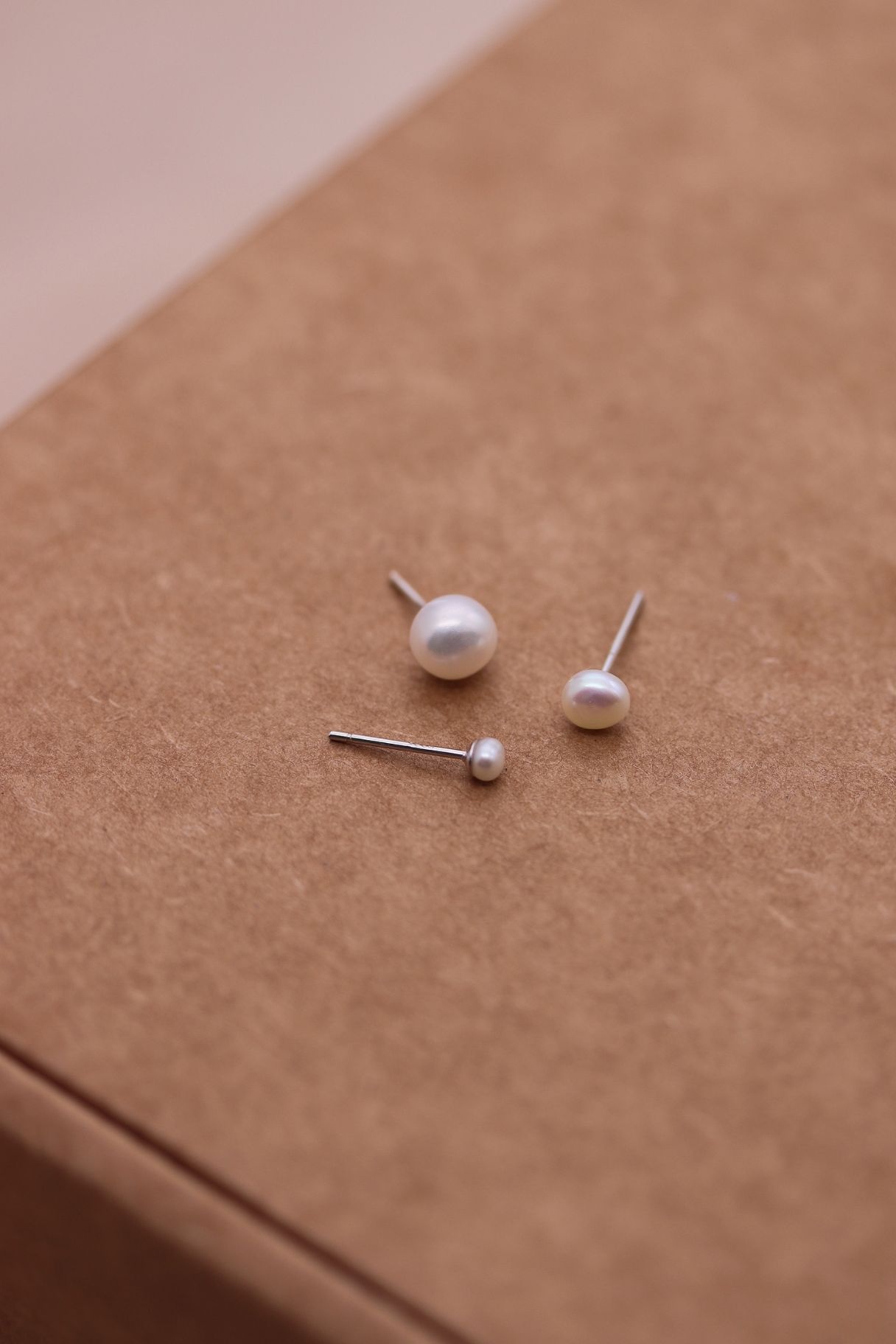 עגילי פנינה צמודים לאוזן כסף 925 1.jpg