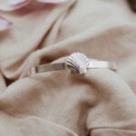 צמיד קשיח צדף מכסף טהור 925 1.jpg