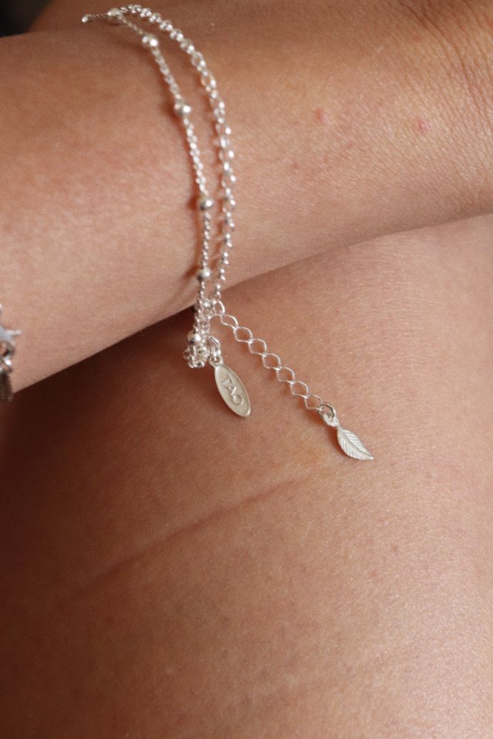 צמיד שכבות עדין לולאות וכדוריות מכסף טהור 925 1.jpg