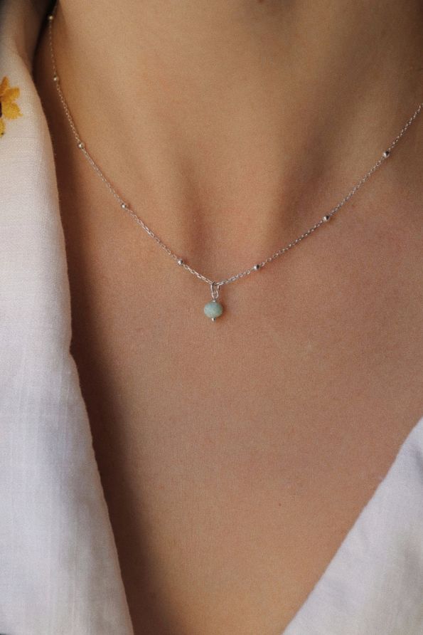 שרשרת כדוריות עדינה עם אבן אמזונייט טורקיז טבעית מכסף טהור 925.jpg