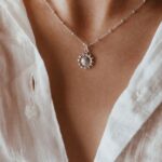 שרשרת כדוריות עדינה עם תליון פרח חמניה מכסף טהור 925 1.jpg