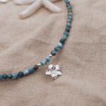 שרשרת צוקר אבנים אפטייט כחולות טבעיות ותליון פרח פלומריה מכסף טהור 925 3.jpg