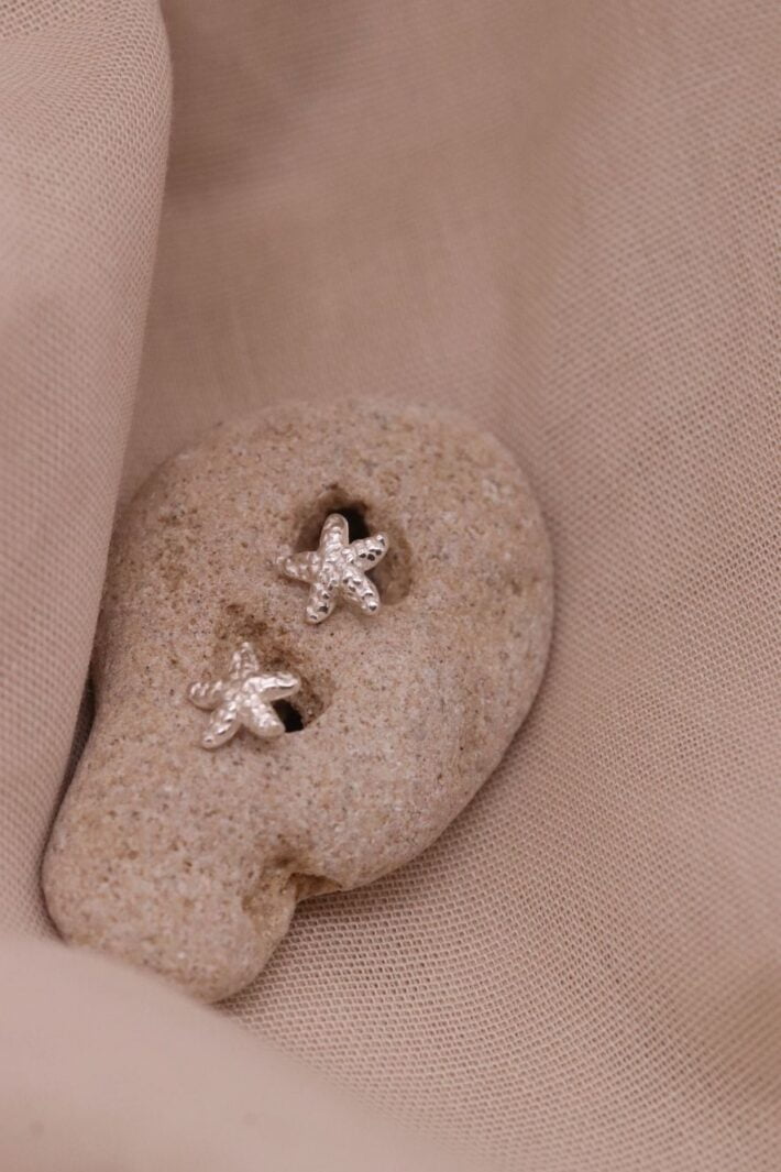 עגילי כוכב ים קטנים צמודים לאוזן מכסף טהור 925.jpg