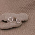 עגילי עיגול חלול צמודים לאוזן מכסף 925