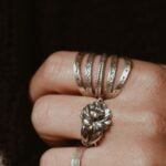 טבעת פס דקה מרוקעת מכסף אמיתי 925.jpg