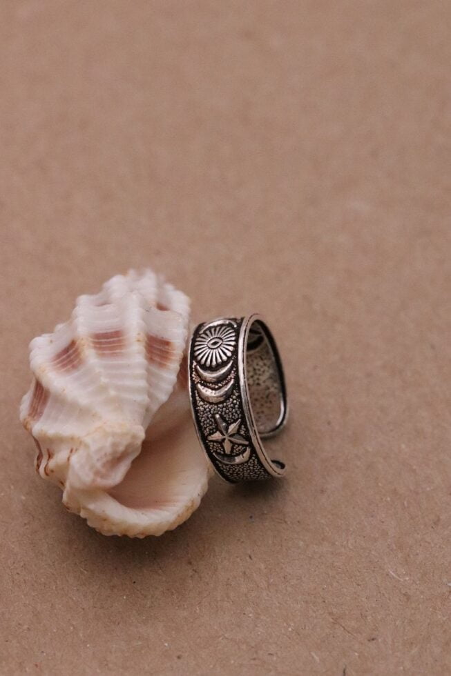 טבת זרת מיוחדת עם חריטה של שמש וירח מכסף אמיתי 925