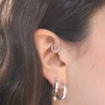 עגיל חישוק כדוריות קטן מכסף. עגיל הליקס כדוריות.jpg