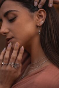 עגילי כוכב וירח קטנים צמודים לאוזן מכסף אמיתי 925