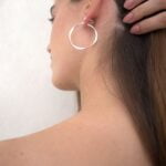 עגילי חישוק מפותלים בצורה גלית מכסף 925