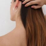 עגילי חישוק מפותלים בצורה גלית מכסף 925