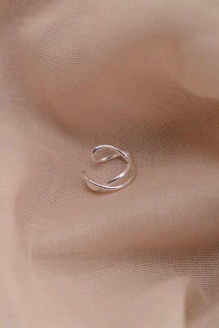 עגיל קונץ' ללא חור בצורה מפותלת גלית מכסף אמיתי 925.jpg