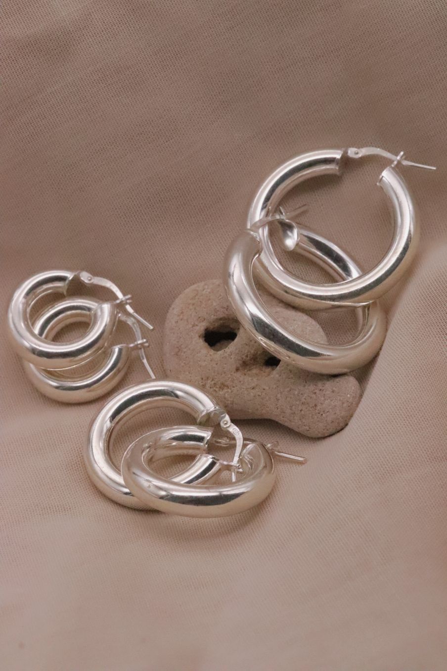 עגילי חישוק כסף עבים ובעלי נוכחות מכסף אמיתי 925