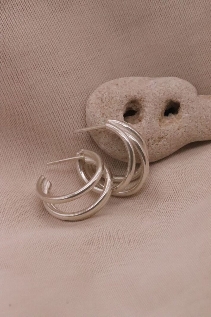 עגילי חישוק מניפה מדורגים עם נוכחות מכסף 925 (2)