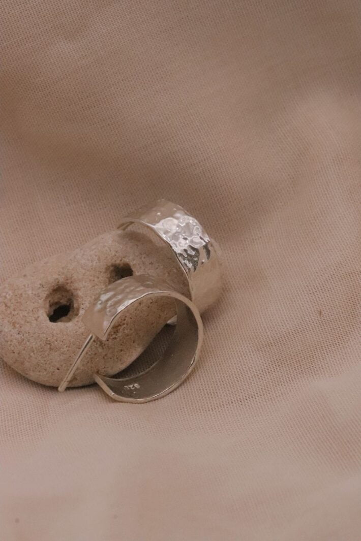 עגילי חישוק מרוקעים עבים מכסף טהור 925