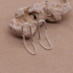 עגילי נשים צמודים לאוזן בשילוב שרשרת תלויה מכסף אמיתי 925.jpg