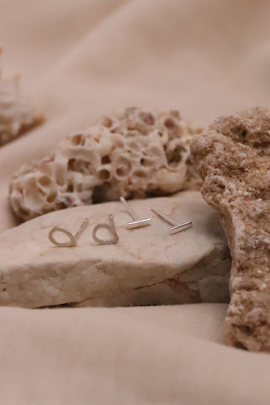 עגילים קטנים צמודים לאוזן מכסף אמיתי 925 או ציפוי זהב (1)