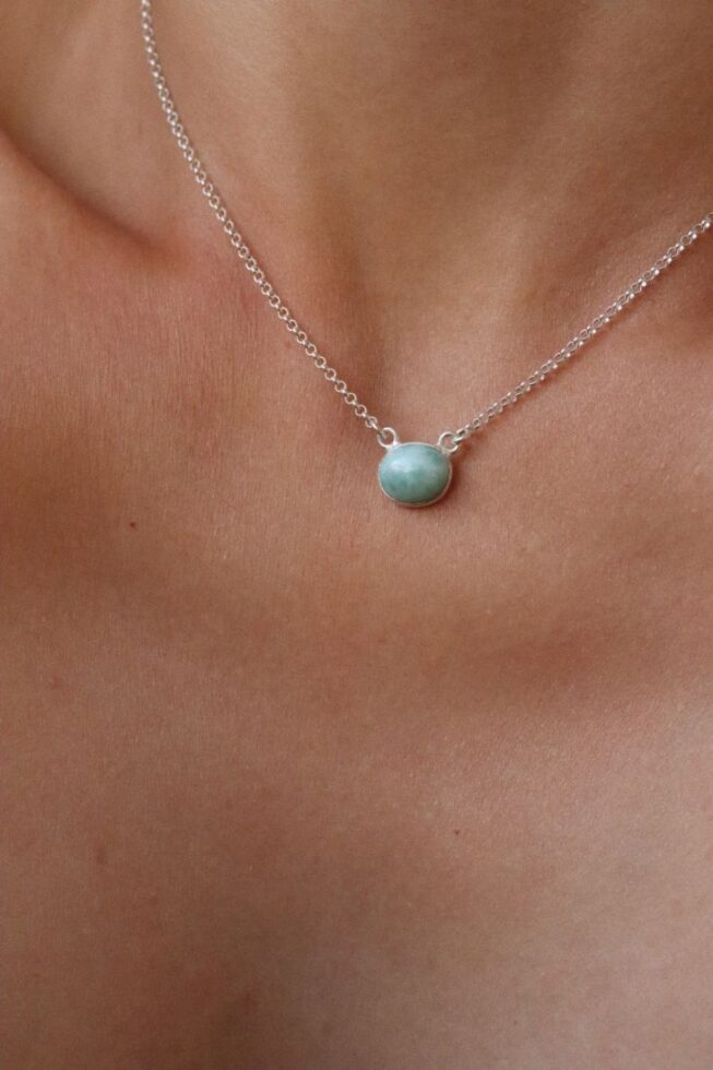 שרשרת עדינה עם אבן לרימר בצבע תכלת מכסף אמיתי 925