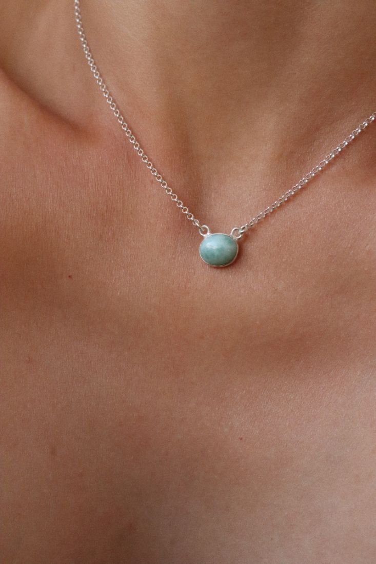 שרשרת עדינה עם אבן לרימר בצבע תכלת מכסף אמיתי 925