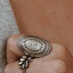 טבעת מעוטרת מוארכת עם נוכחות מכסף 925