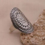 טבעת מעוטרת מוארכת עם נוכחות מכסף 925