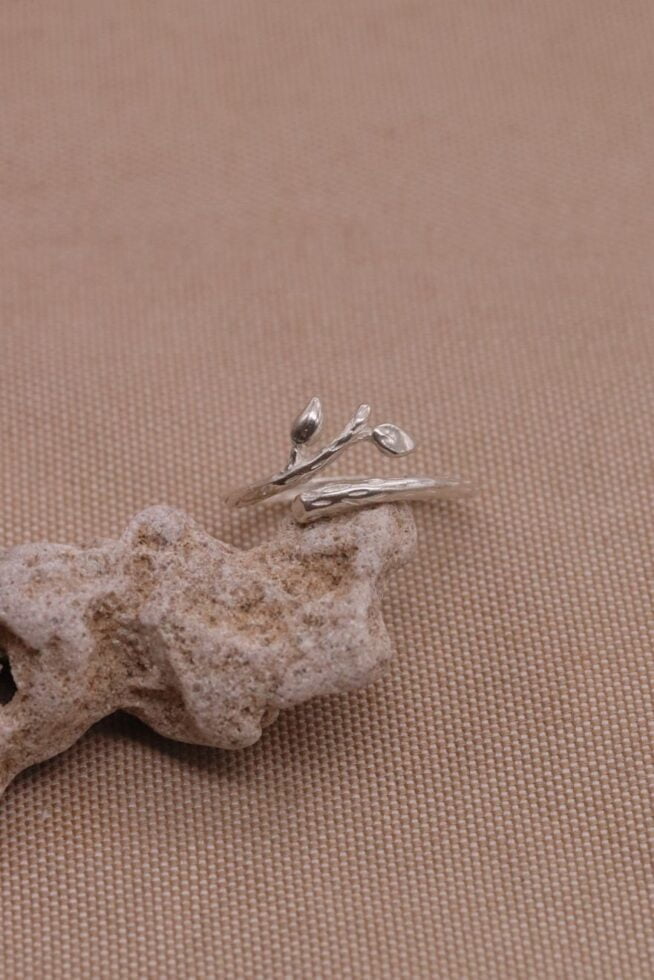 טבעת ענף פתוחה מכסף 925