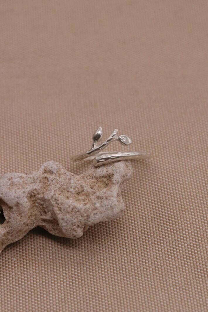 טבעת ענף פתוחה מכסף 925