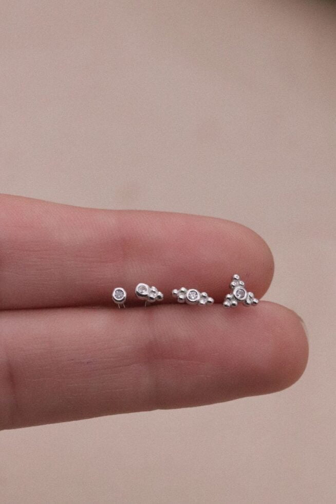 סט עגילים משובצים זירקונים צמודים לאוזן מכסף 925