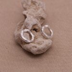 עגילי אליפסה חלולים צמודים לאוזן מכסף 925