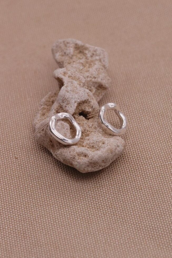 עגילי אליפסה חלולים צמודים לאוזן מכסף 925