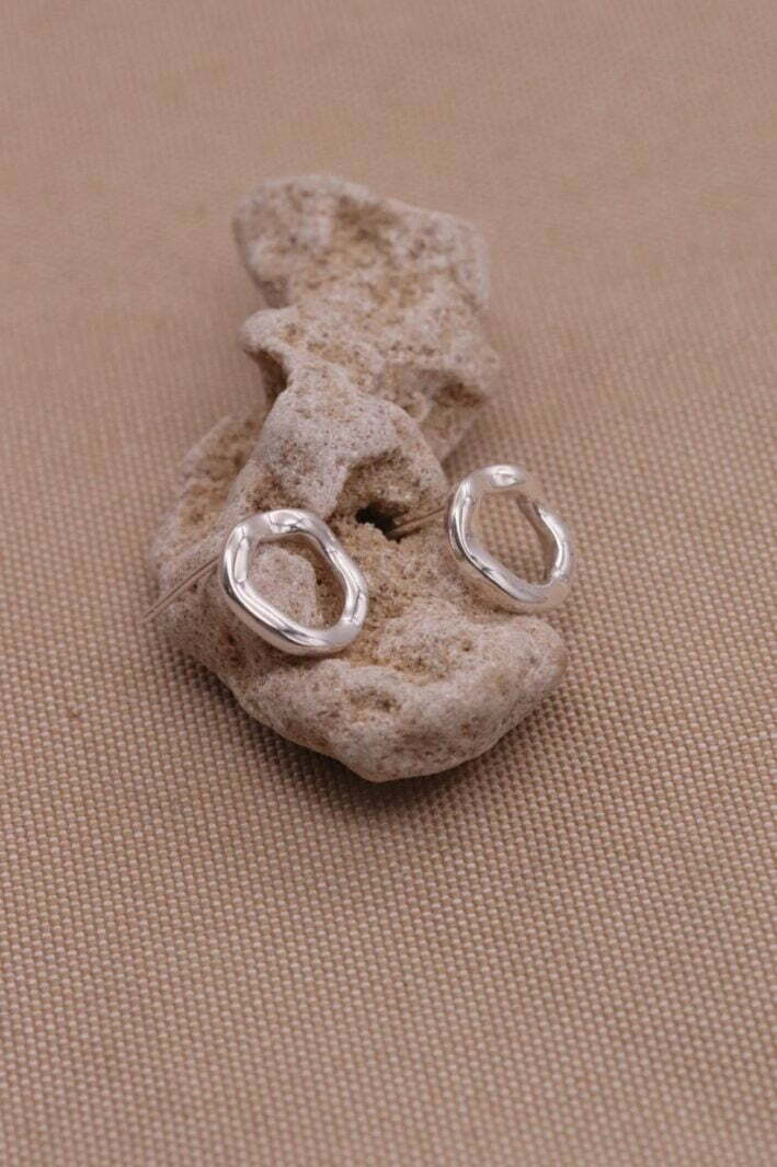 עגילי אליפסה חלולים צמודים לאוזן מכסף 925