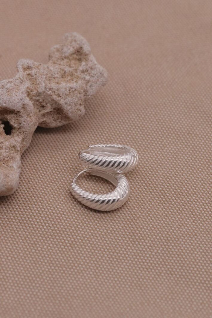 עגילי חישוק מעוטרים בצורת טיפה כסף 925