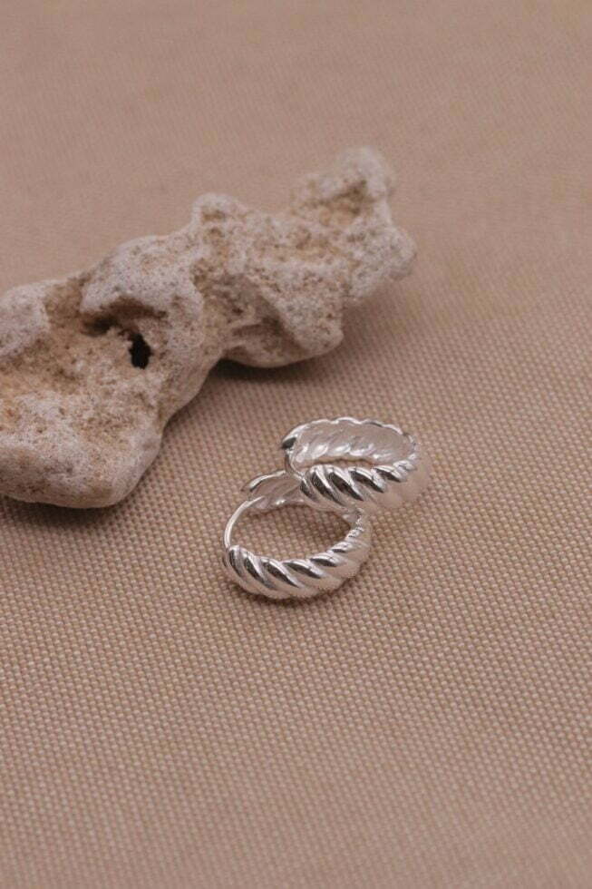 עגילי חישוק מעוטרים קטנים מכסף 925 (2)