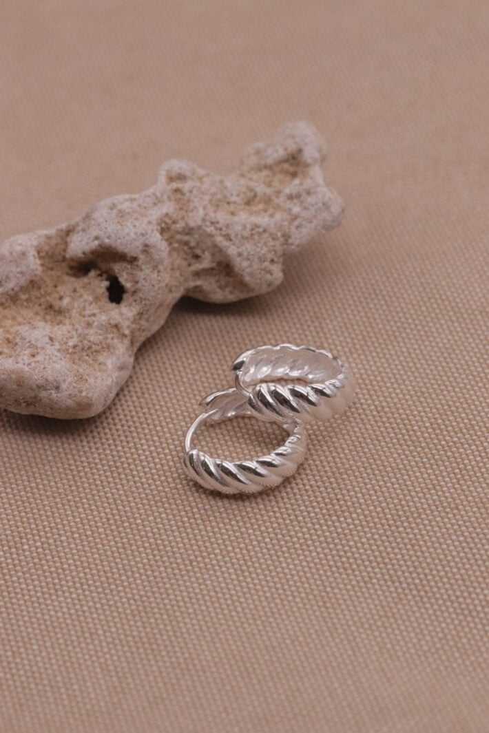 עגילי חישוק מעוטרים קטנים מכסף 925 (2)