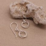 עגילי חישוק עדינים תלויים מכסף 925